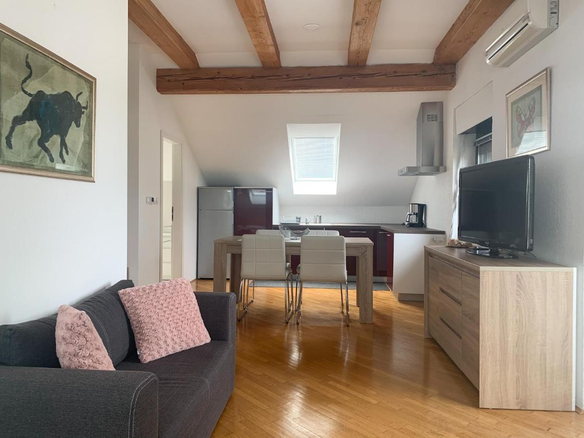 Ela'S Apartment Komenda Ngoại thất bức ảnh