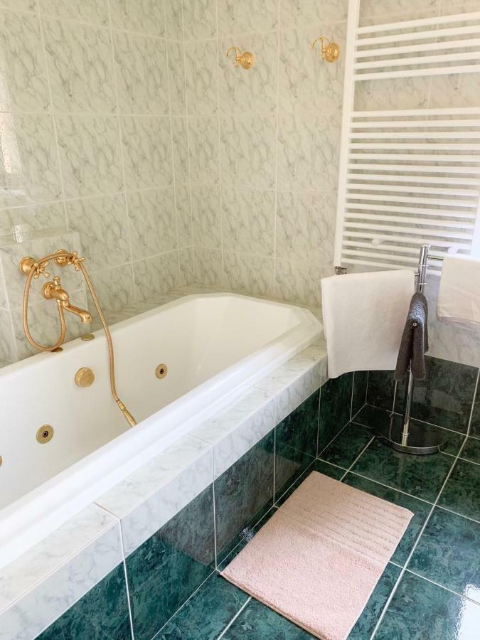 Ela'S Apartment Komenda Ngoại thất bức ảnh